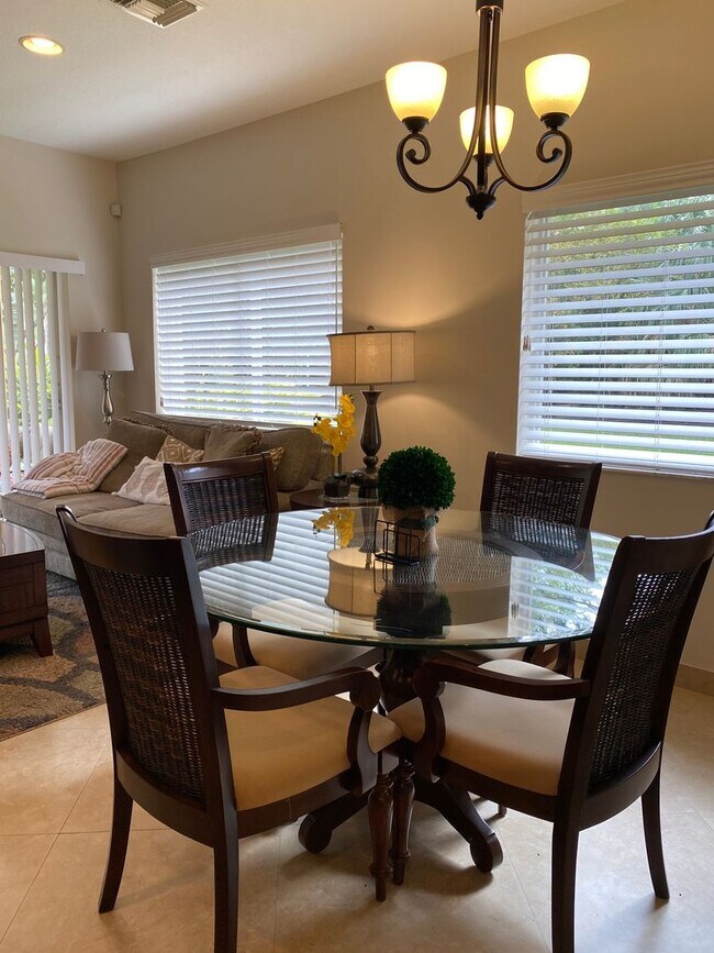 Building Photo - Furnished Annual 1 Bedroom in PGA Village
