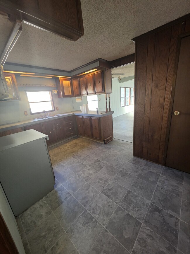 Building Photo - 200 Carroll St