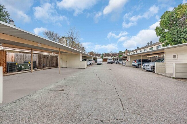 Building Photo - 14134 Misty Meadow Ln