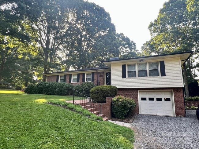 Building Photo - 294 Spicewood Cir