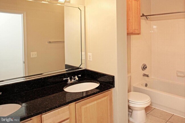 Foto del edificio - 1600 Spring Gate Dr.