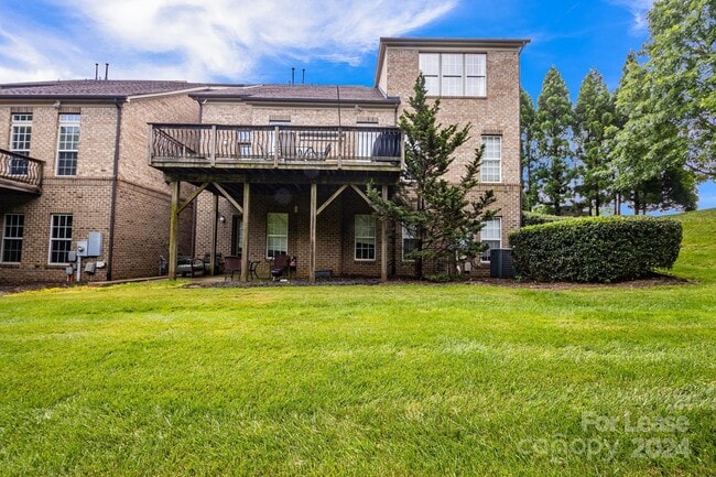 Building Photo - 2346 Donnington Ln NW