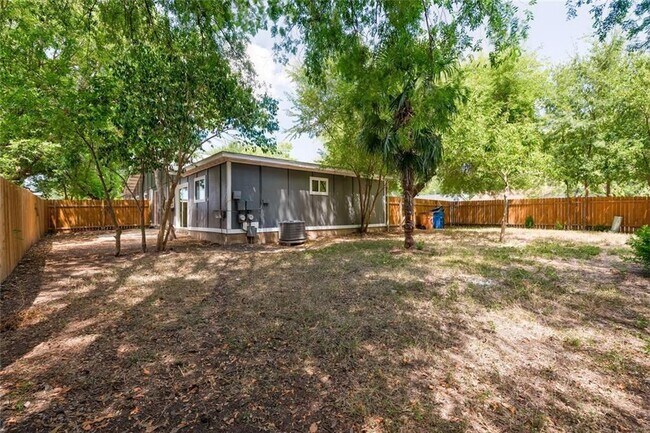 Building Photo - 2201 Deadwood Dr