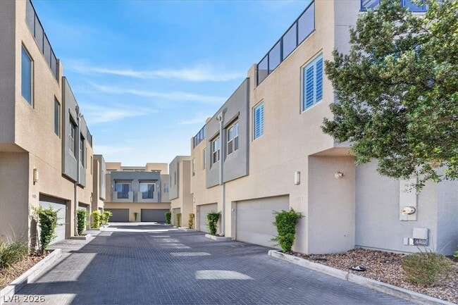 Building Photo - 11423 Gravitation Dr