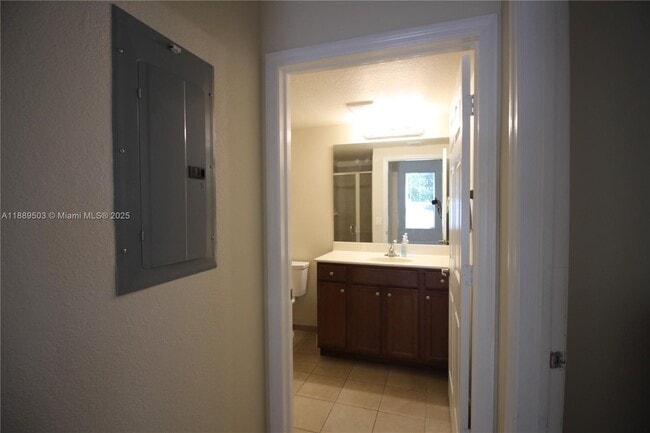 Building Photo - 9205 SW 170th Pl