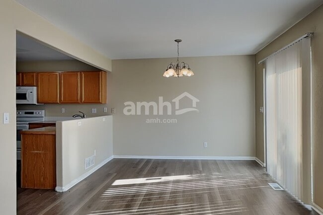 Building Photo - 3009 Armadillo Ct