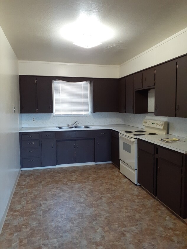 Primary Photo - 1575 Olive Ave