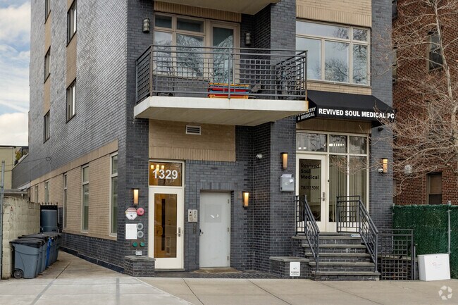 Building Photo - 1329 E 17th St