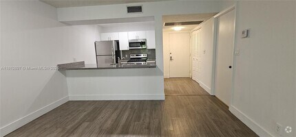 Building Photo - 8100 Geneva Ct