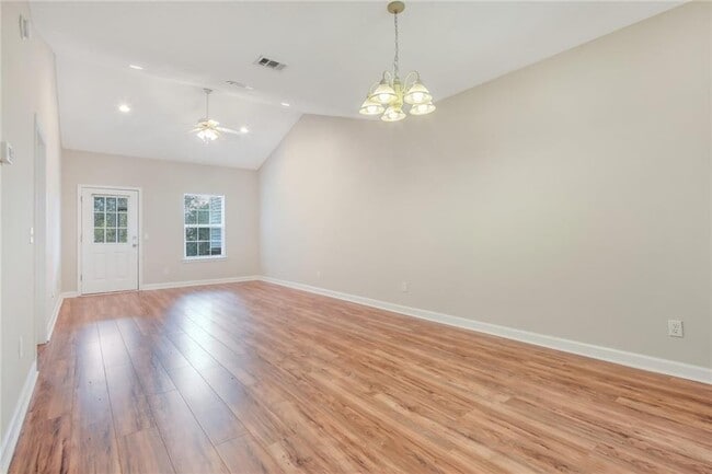 Building Photo - 348 Moss Creek Ln
