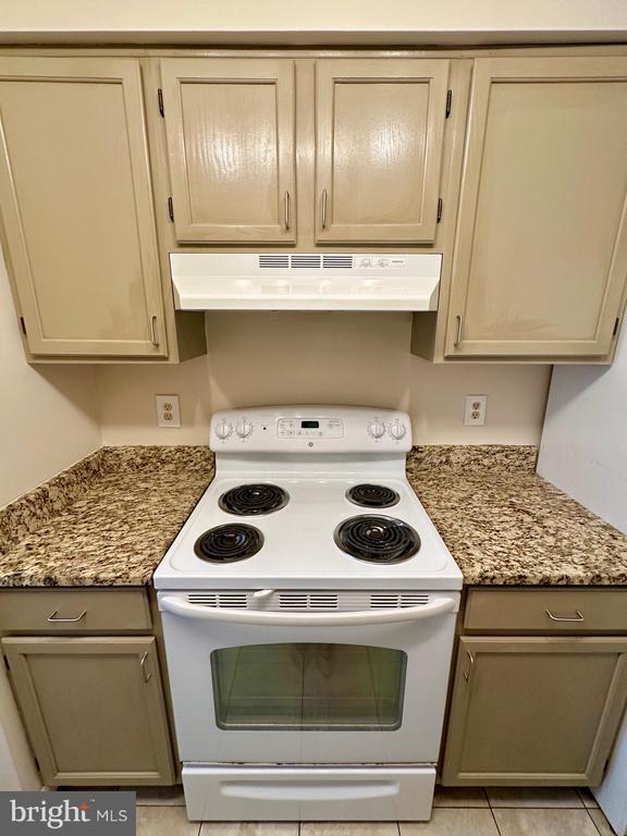 Foto del edificio - 206 Wind Ridge Dr