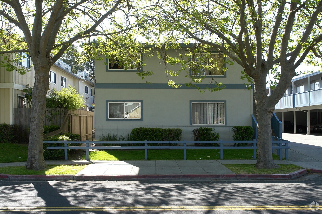 Foto del edificio - 309-315 Oak Ave