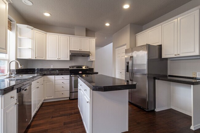 Foto del edificio - Beautiful 4 bedroom, 2.5 bathroom-Union Hi...