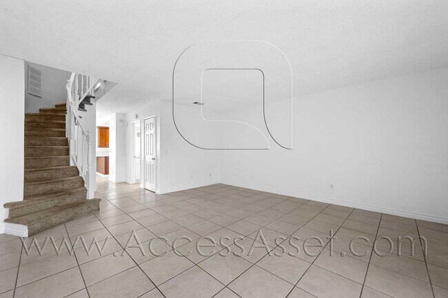 Building Photo - Spacious 2 Bed/2 Bath Home with Private Pa...