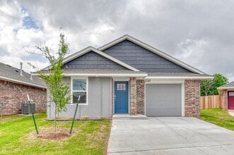 Building Photo - 2720 Varenna Ct