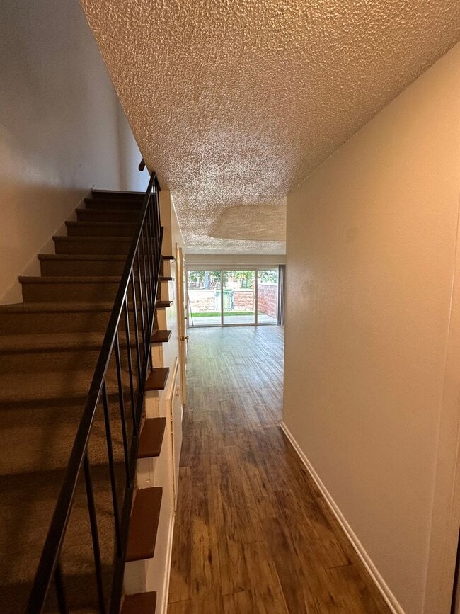 Interior Photo - Laguna Gardens