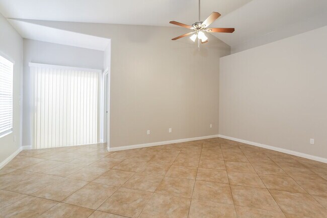 Foto del edificio - 1006 Rocky Stone Ave