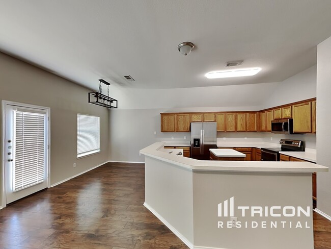 Building Photo - 102 Chesterfield Cir