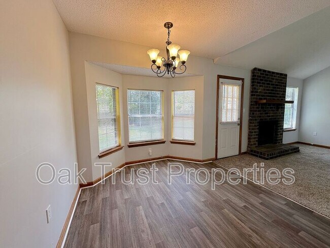 Building Photo - 7643 Buck Pond Rd