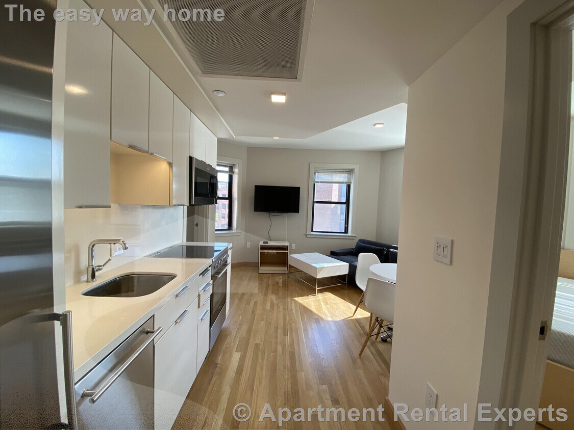 Primary Photo - 115 Mt Auburn St