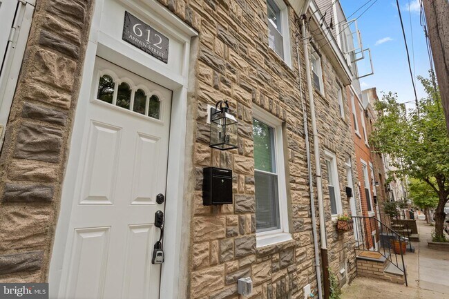Building Photo - 612 Annin St