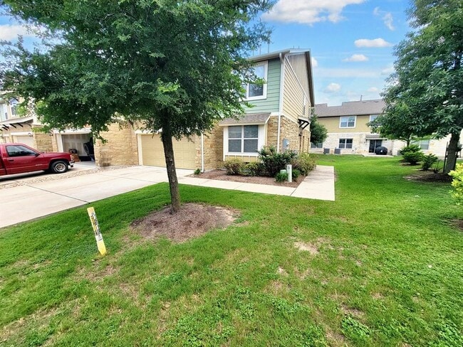 Building Photo - 1620 Bryant Dr