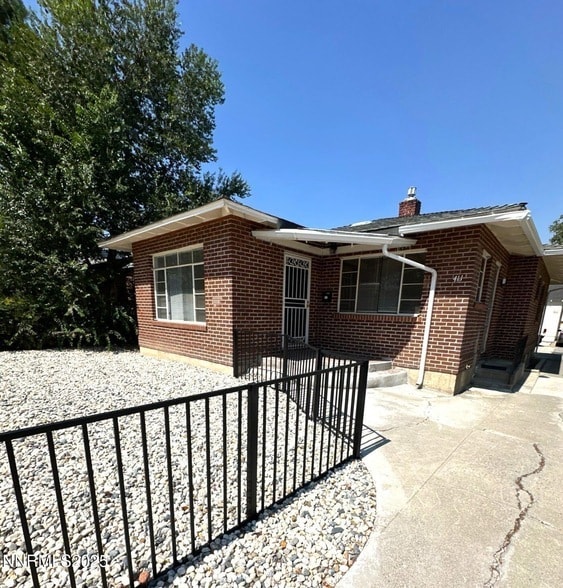 Building Photo - 411 Colorado River Blvd