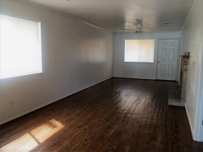 Building Photo - 3615EL