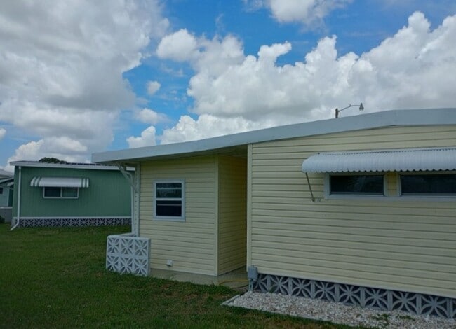 Building Photo - 14 Middleton Ct