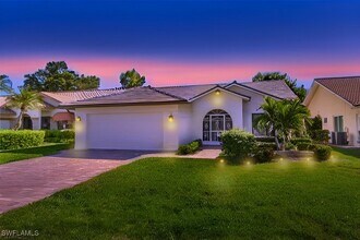 Building Photo - 841 Kings Way Building Photo - 841 Kings Way