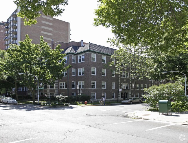 Primary Photo - 451-457 W Oakdale Ave