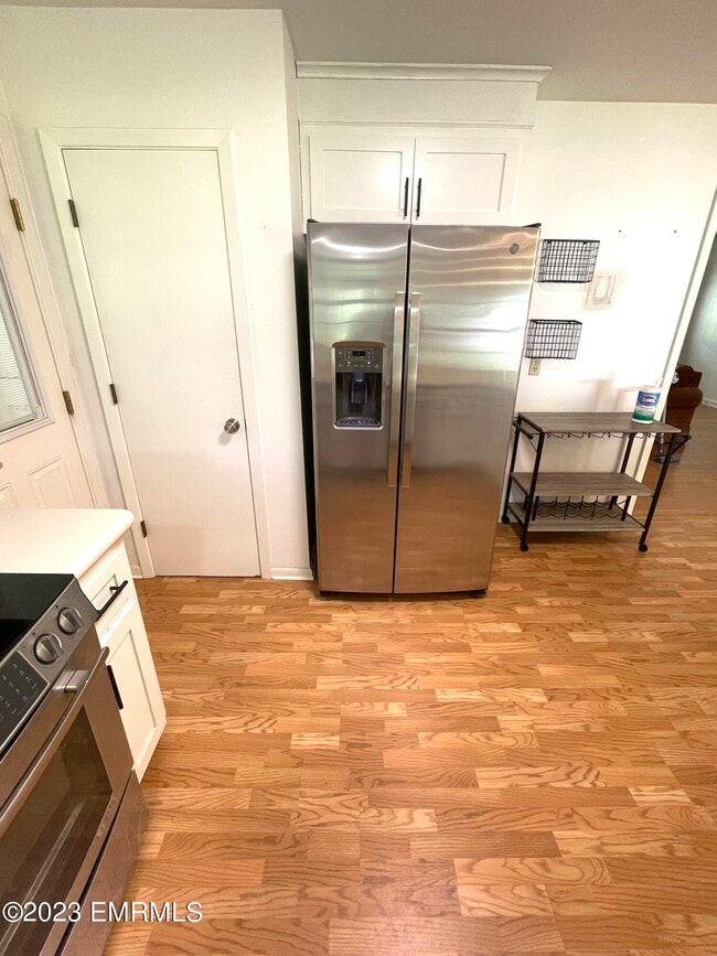 Foto del edificio - 4500 Russell Topton Rd