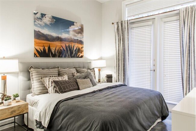 Foto del edificio - 1623 E 6th St