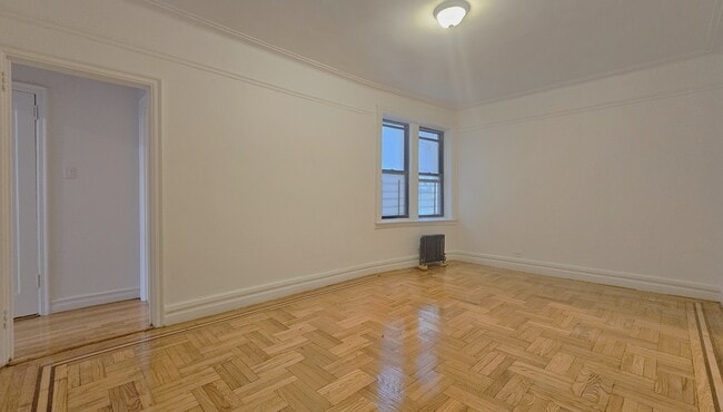 Building Photo - 165 Pinehurst Ave