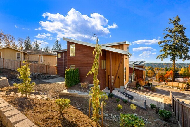 Foto del edificio - Gorgeous High End 4 Bedroom 4 Bath Newport