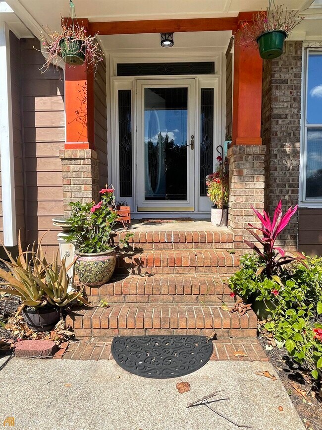 Building Photo - 9615 Fox Hunt Cir W