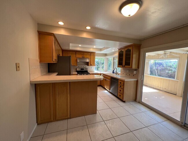 Foto del edificio - Well Located Home in Camarillo, CA