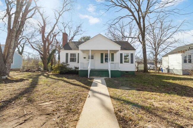 Foto del edificio - 138 Phifer Dr