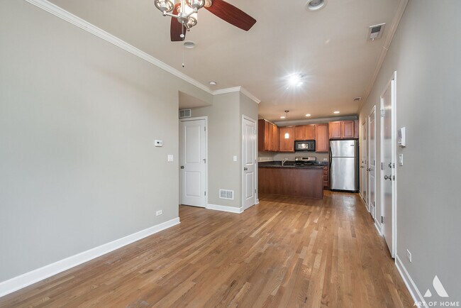 Foto del edificio - 3709 N Kenneth Ave