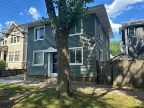 Building Photo - 4311 N Claremont Ave