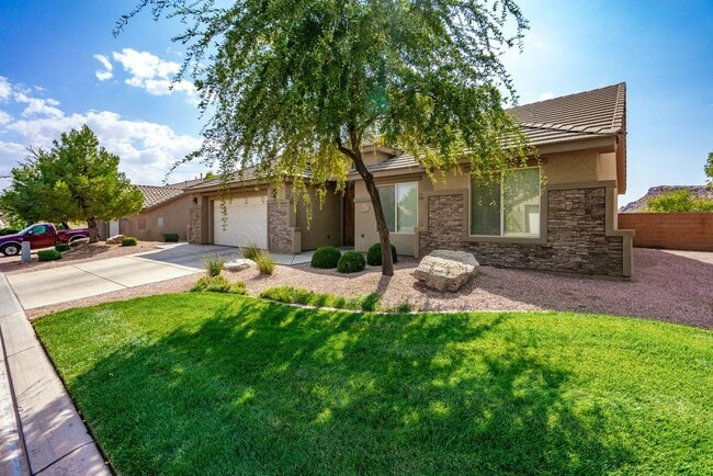 Building Photo - Beautiful Home... Don't Miss This Beauty. Won't Last...