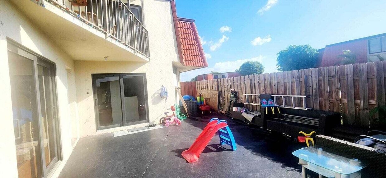 Foto del edificio - 3776 Victoria Dr