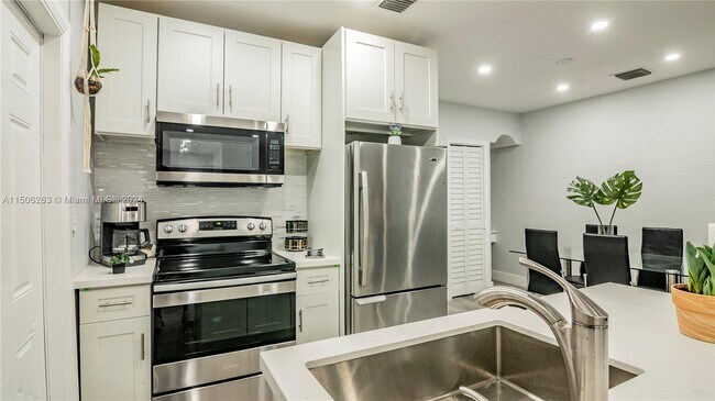 Foto del edificio - 510 SW 7th Ave