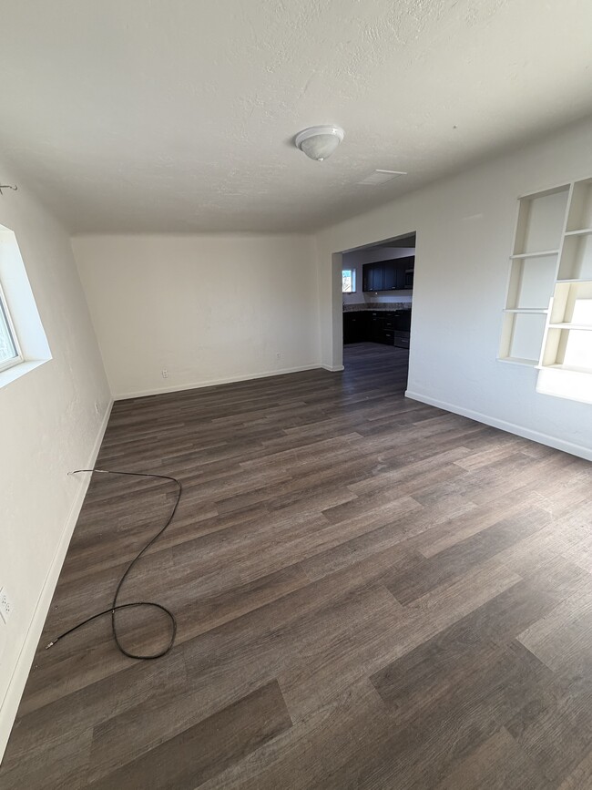 Building Photo - 216 Veranda Rd NW