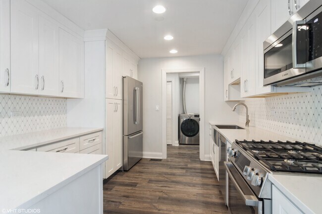 Building Photo - 1211 Ranchview Ct