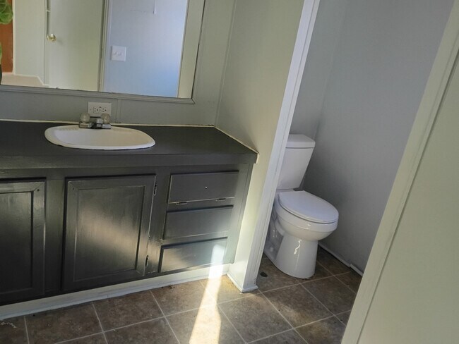 Building Photo - 184 Ramsey Blvd SE