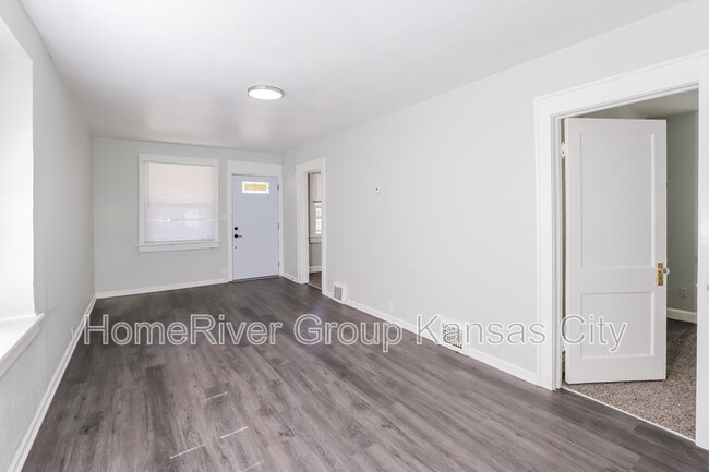 Building Photo - 3117 Jackson Ave