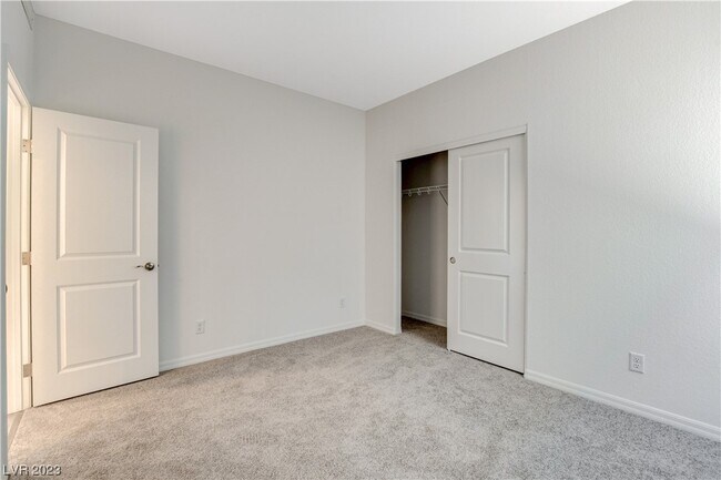 Foto del edificio - 8446 Hawks View St