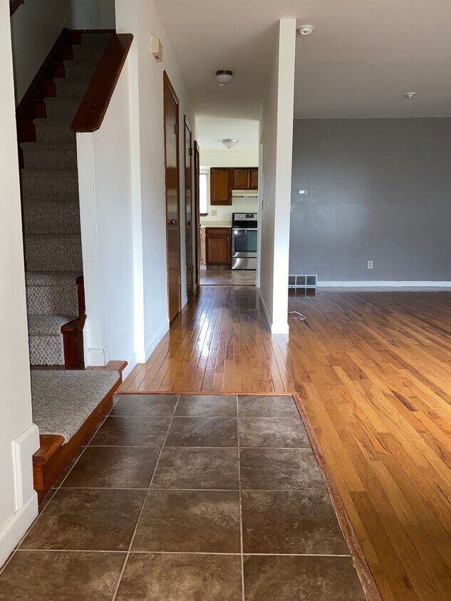 Primary Photo - 31 Henderson Rd