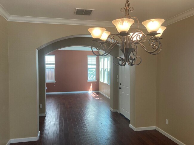 Foto del edificio - Mountain House 4 bed 2.5 bath Altamont Vil...